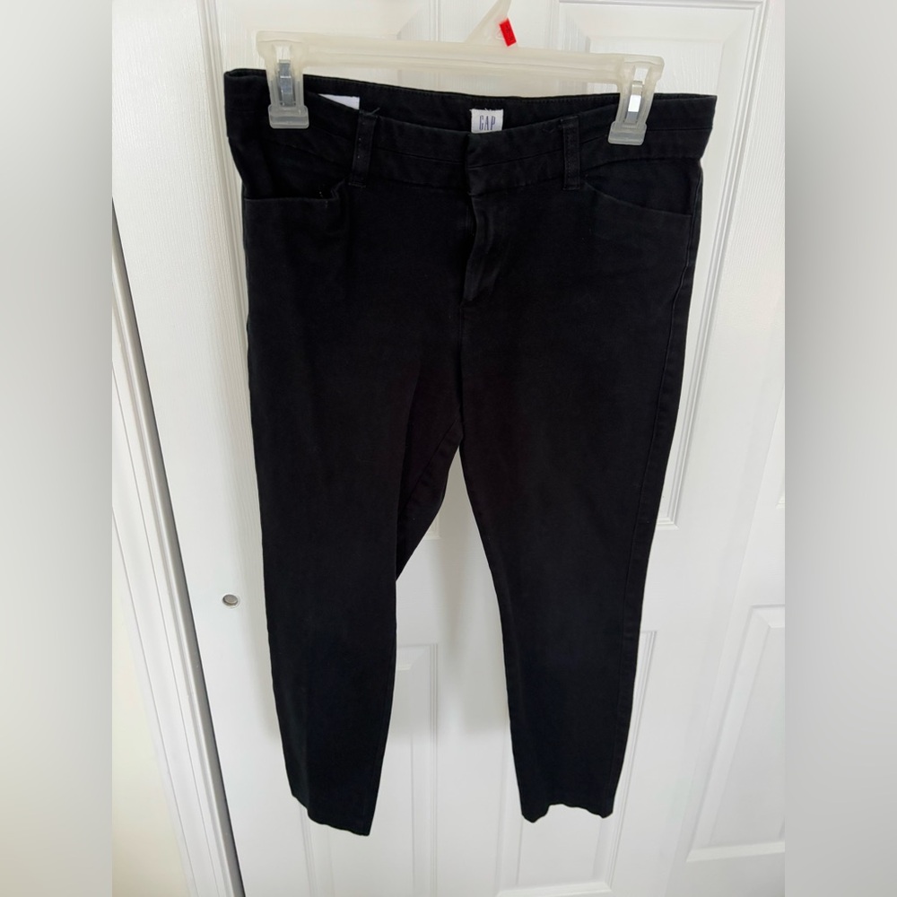 WOMENS • BLACK PANTS • GAP • 4 • SLIM CITY CROP